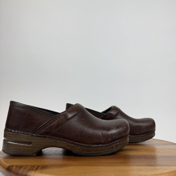 Womens Dansko Brown Leather Professional Comfort Clogs Shoes 42 US 11.5-12 M GUC - Picture 1 of 9